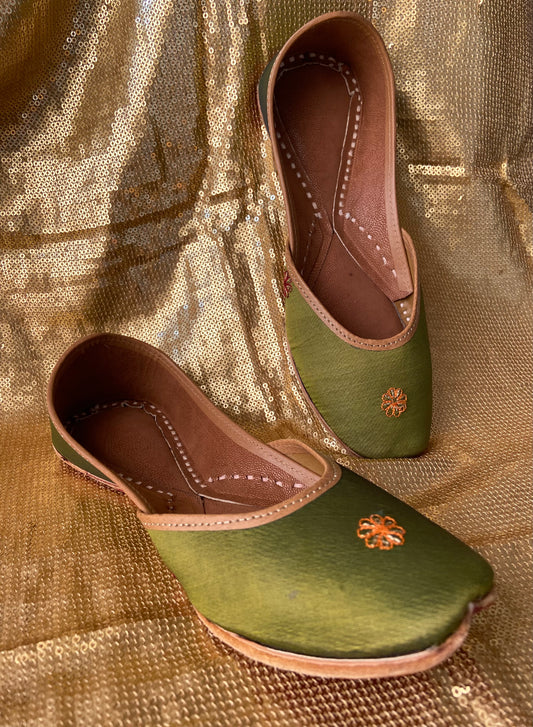 Green Mojari