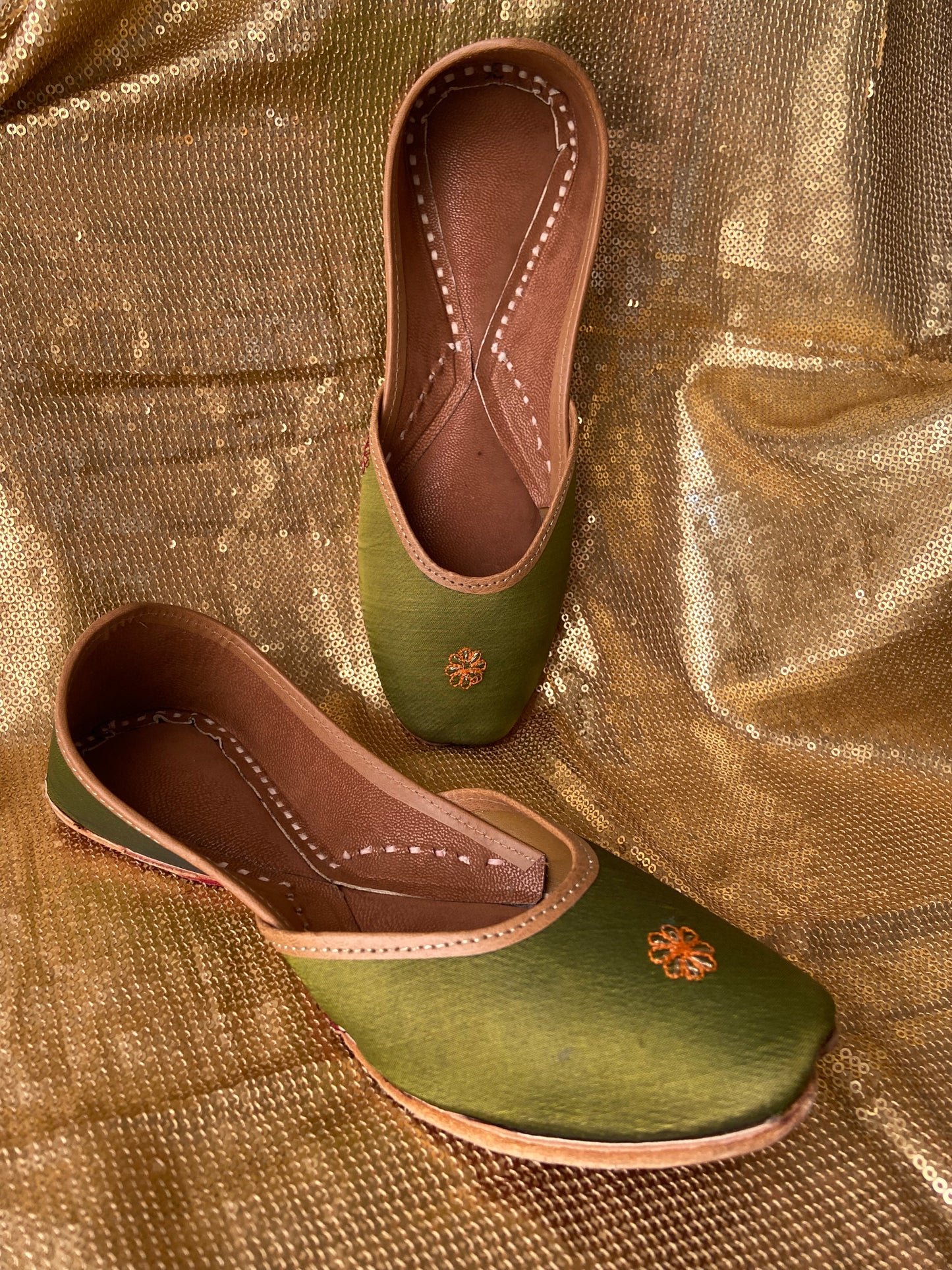 Green Mojari