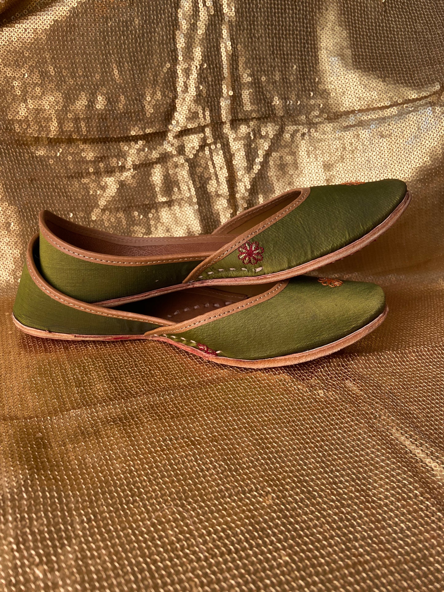 Green Mojari