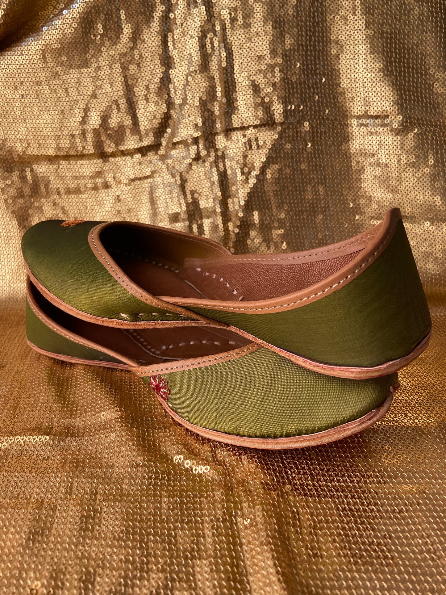 Green Mojari